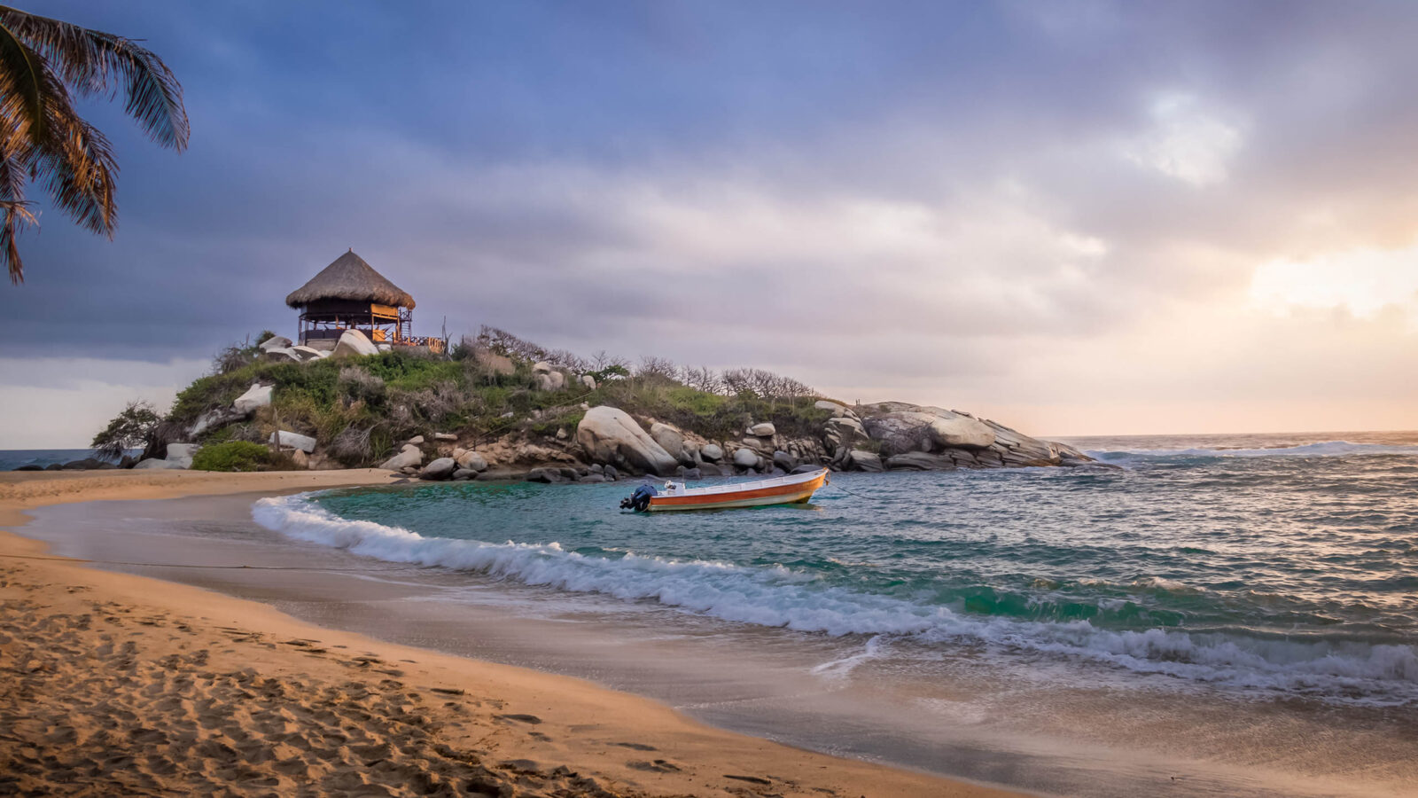 Sunrise beach hut - Cabo San Juan, Tayrona Park, Colombia