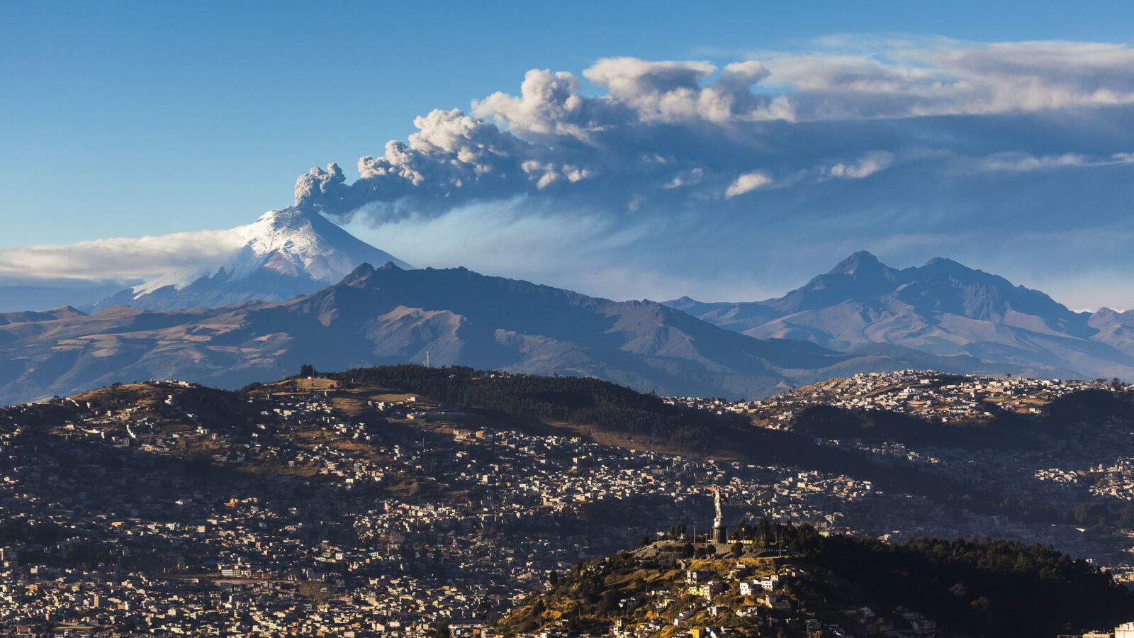 quito-cotopaxi-view-ecuador