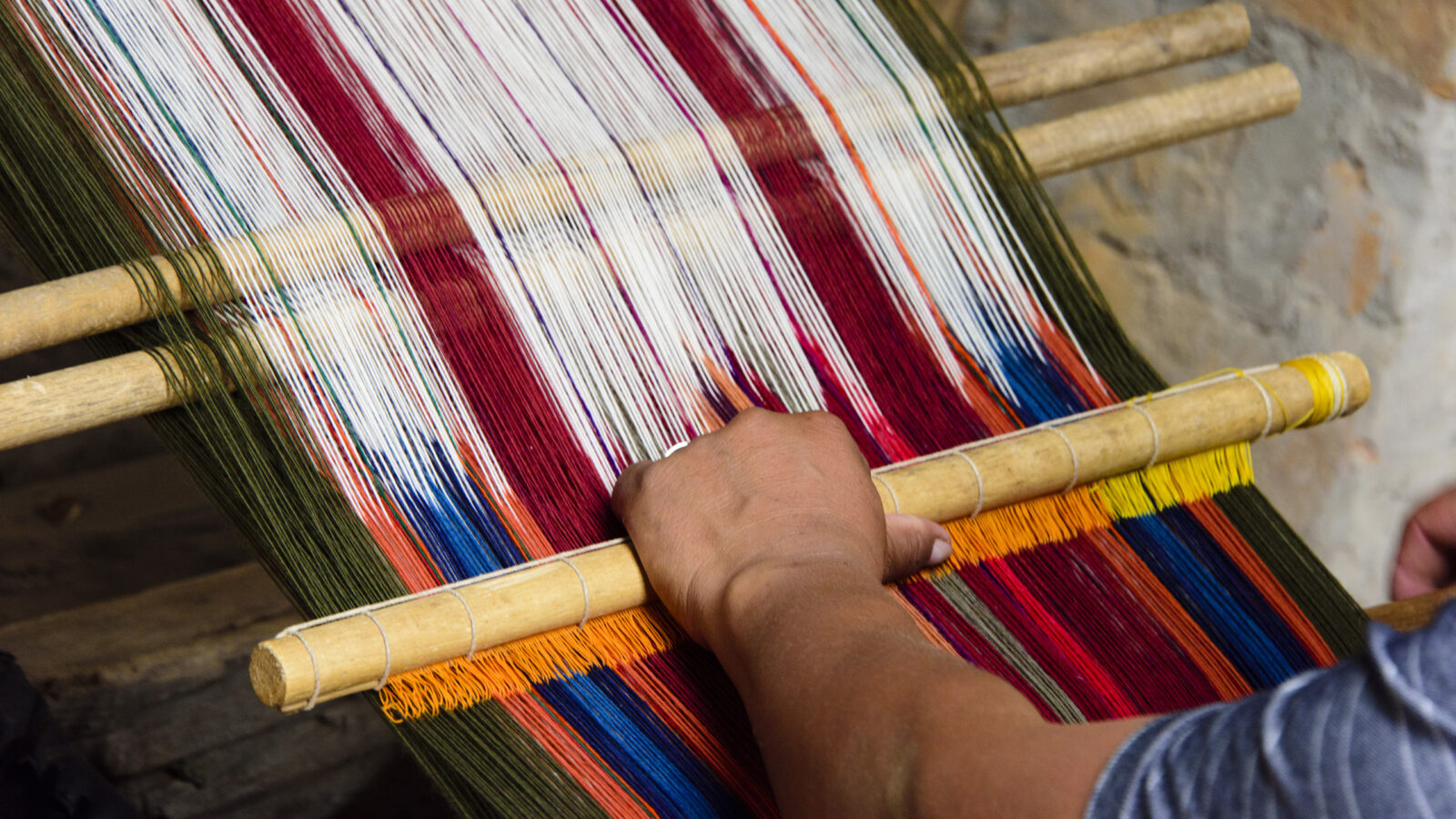 otavalo-weaving-ecuador