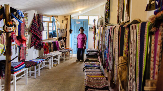 weaving-studio-otavalo-ecuador