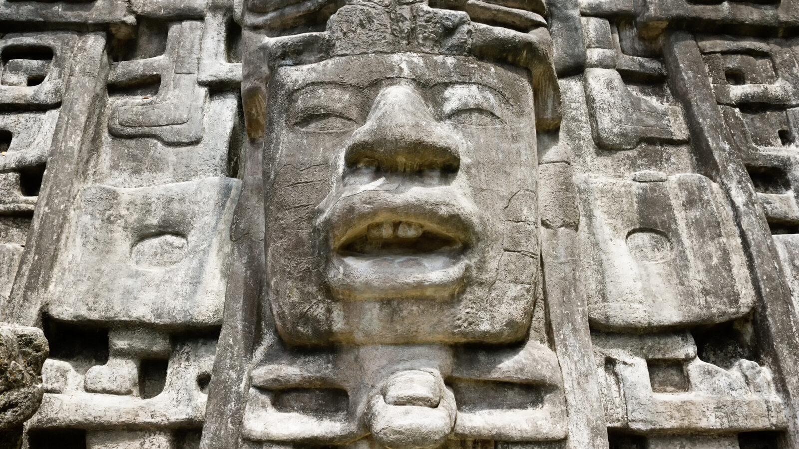 lamanai-detail-belize