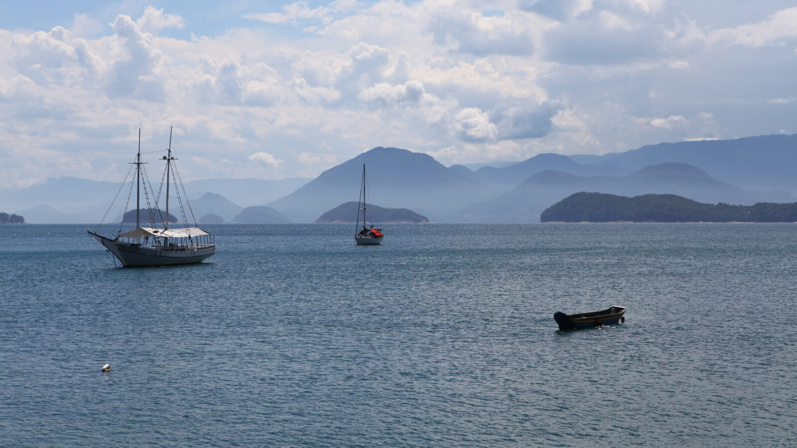 picinguaba-landscape-with-boats