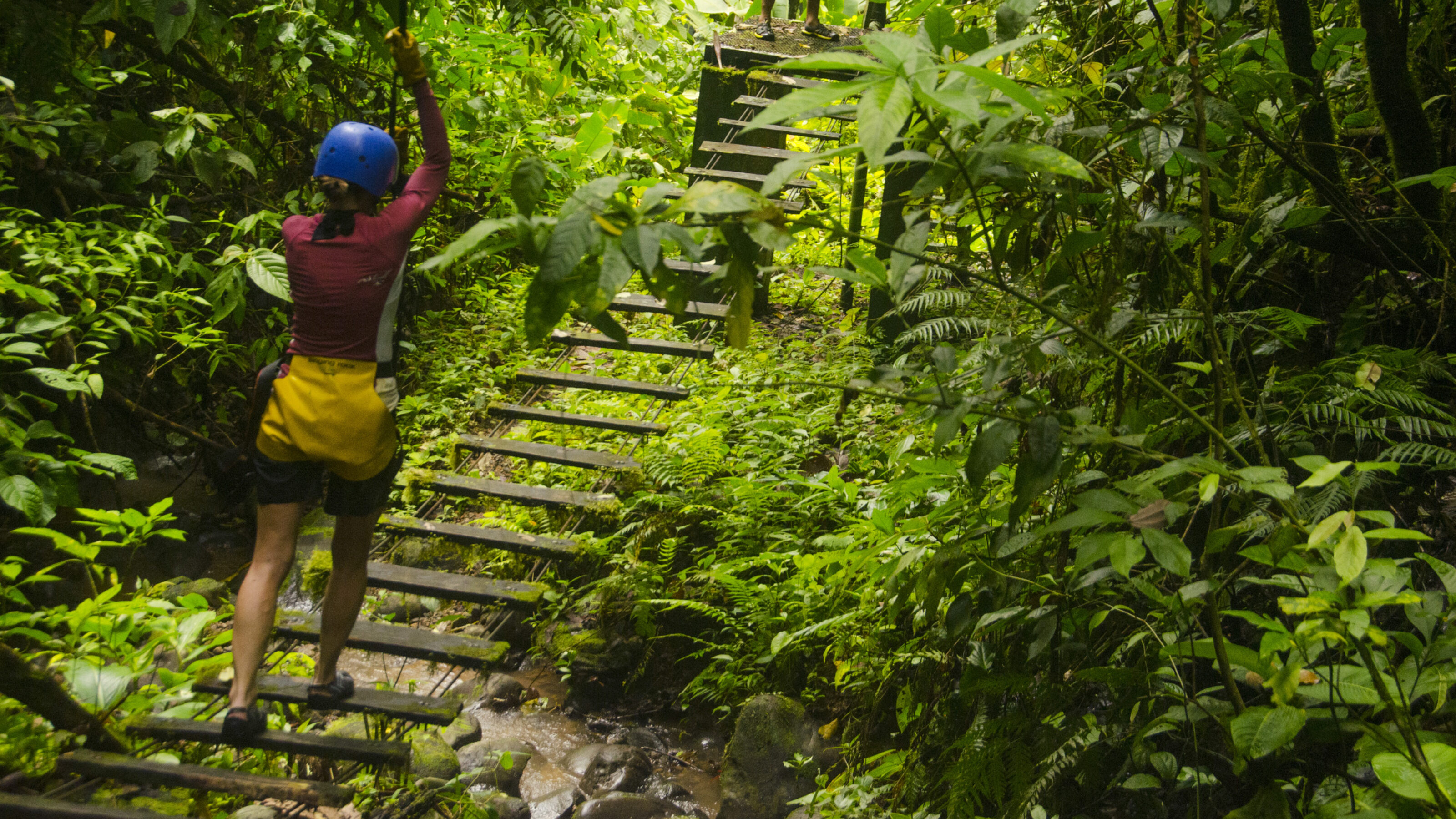 pacuare-lodge-canyoning