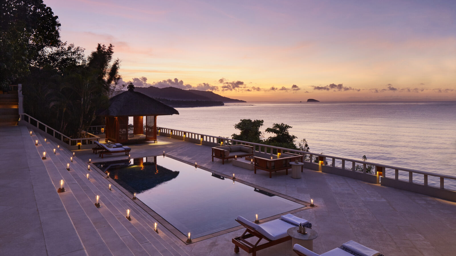 amankila-suite-pool-sunset