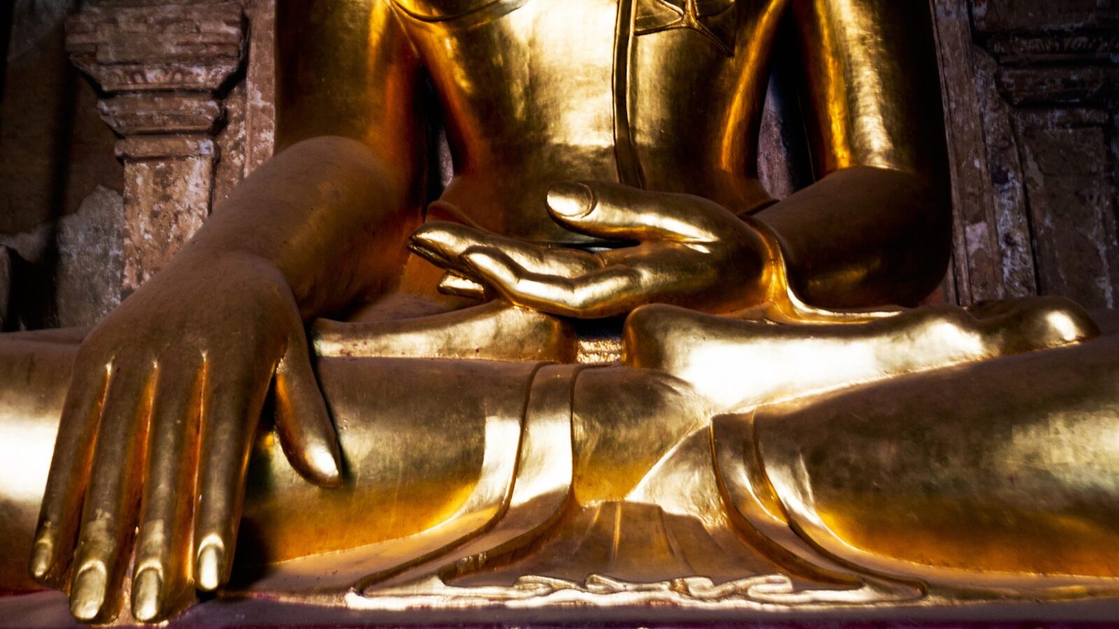 bagan-buddha-detail