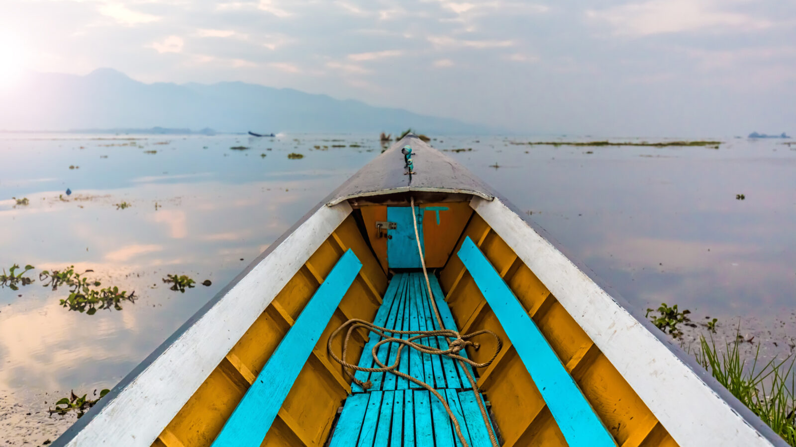 inle-lake-boat