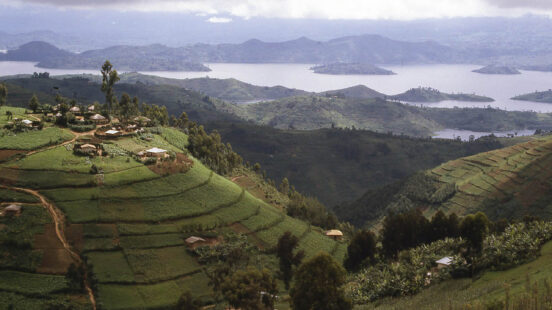 rwanda-hilltop-village-lake-ruhondo