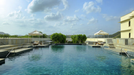 pool-raas-devigarh-luxury-romantic-getaway