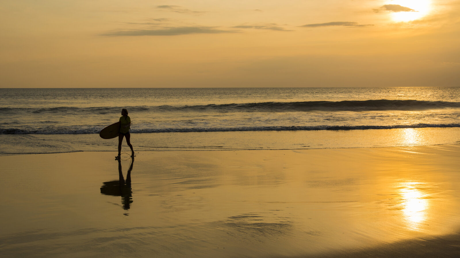 seminyak-surfer-sunset
