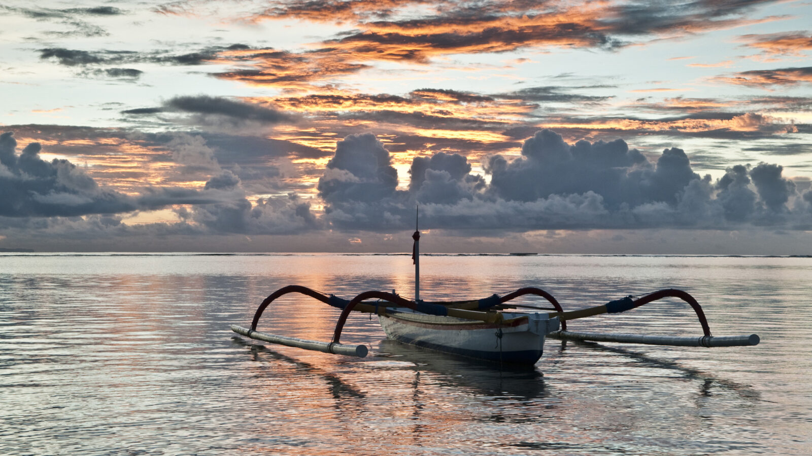 nusa-dua-rigger-sunset