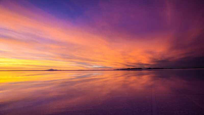 Sunset glow in Salar de Uyuni.