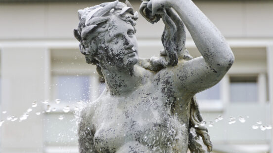 water-nymph-schloss-shronbunn-vienna