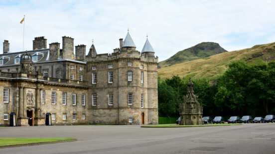 holyrood-house-exterior