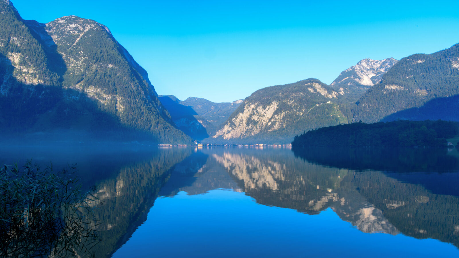 halstatt-lake-reflection-austria