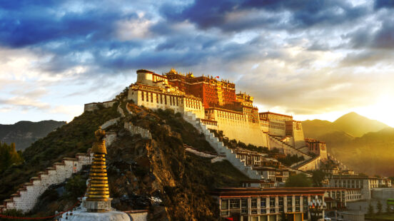 potala-palace-lhasa-tibet