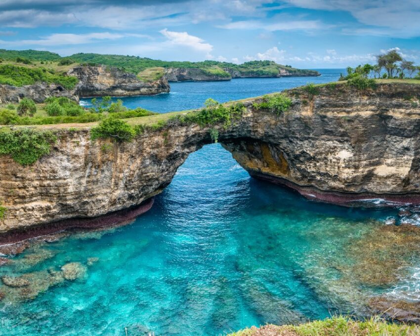 Sailing and fishing in the Nusa Islands