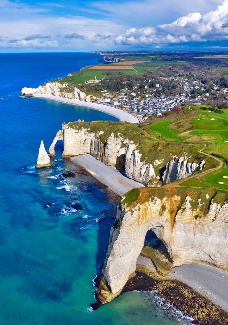 Wonderful natural rock arch, étretat normandy france.