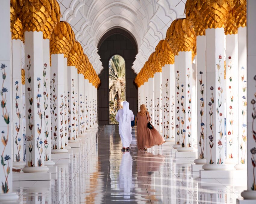 Visit the Sheikh Zayed Grand Mosque