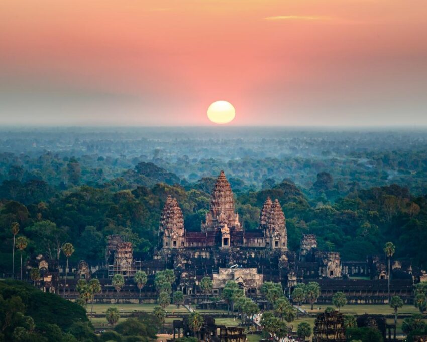 Sunrise tour of Angkor Wat