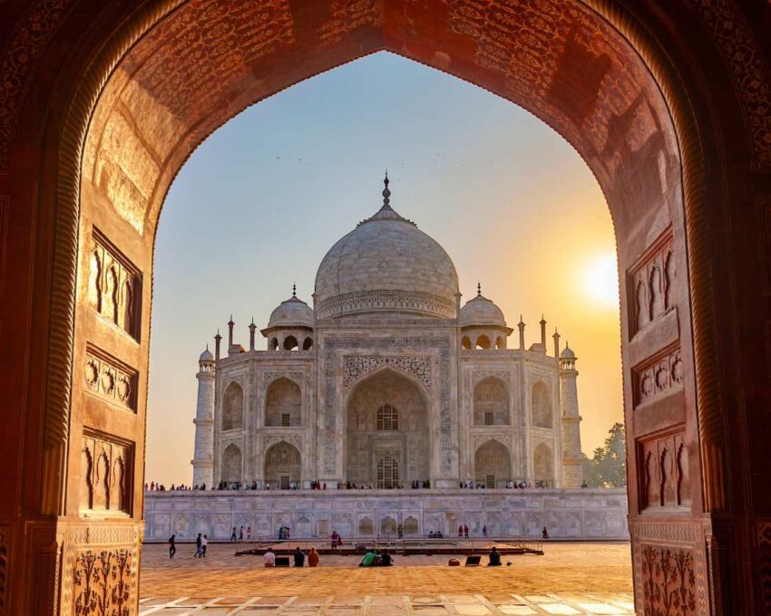 Witness Agra's famous monuments