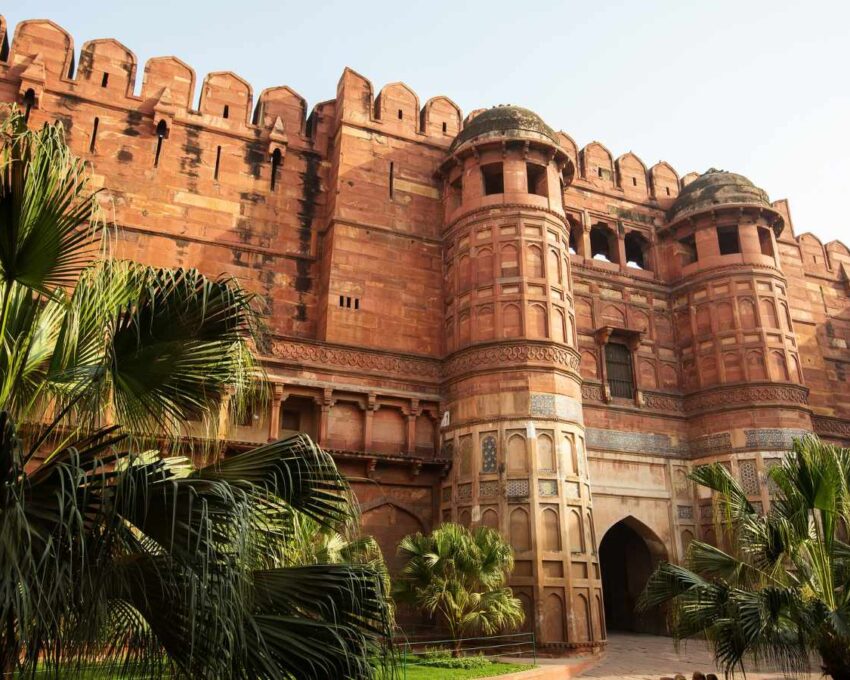 Witiness Agra's other spectacular monument