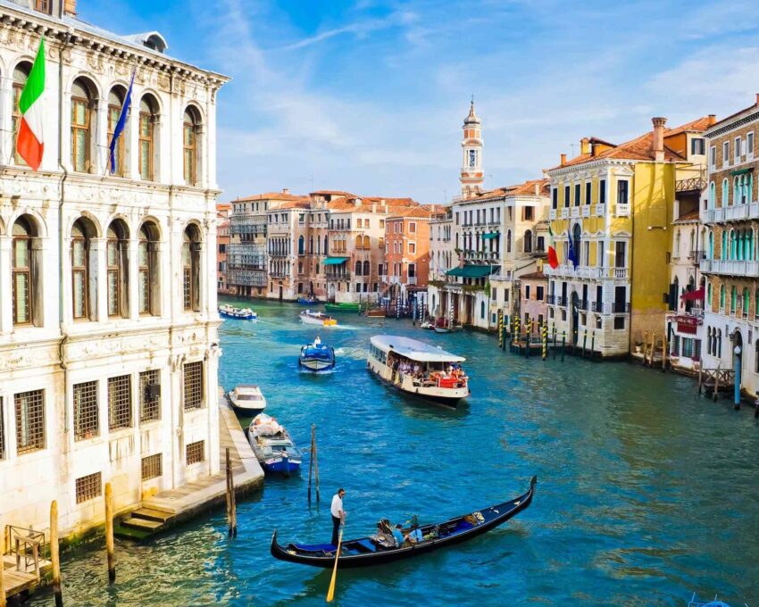 Boat tour of the Grand Canal, Murano and Burano