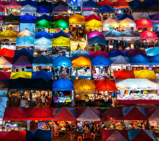Lively night markets in Thailand