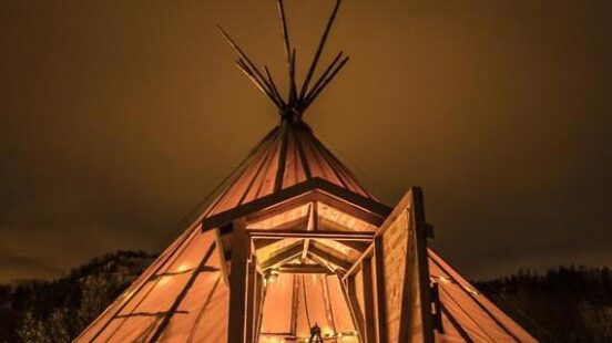 Tipi night Lyngen, saami tent
