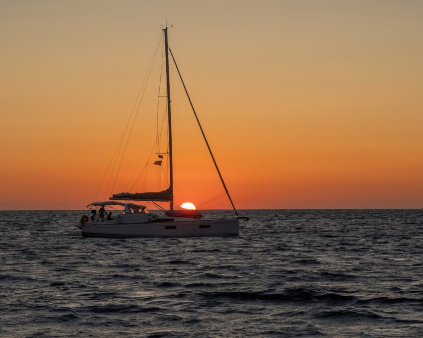 Private Santorini sunset yacht cruise