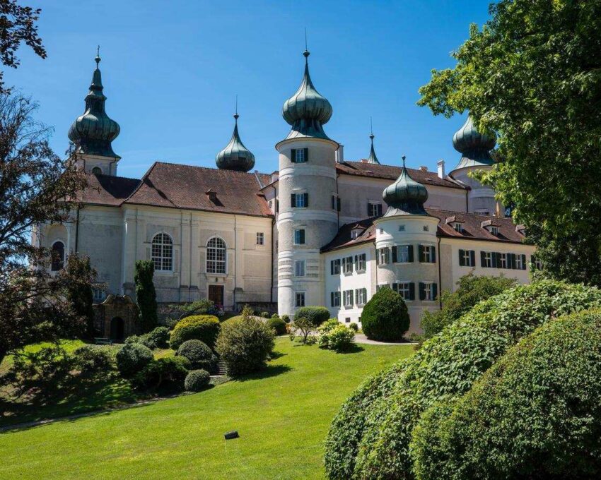 A journey to Vienna, stopping at Artstetten