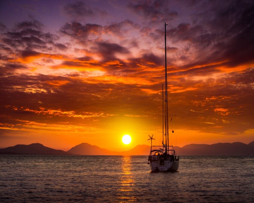 Santorini sunset cruise