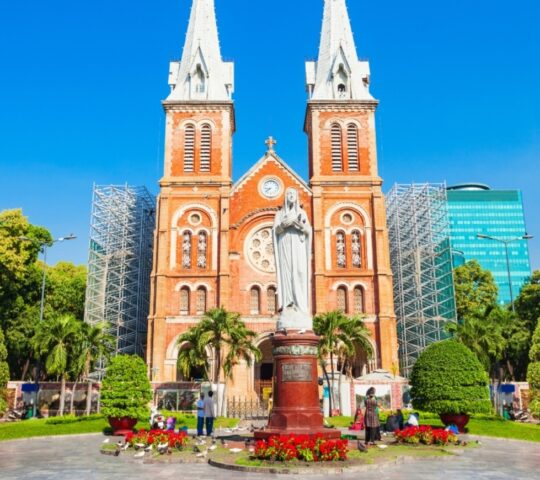 Take a tour of Ho Chi Minh City's highlights