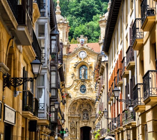 Meander through the lively streets of San Sebastián