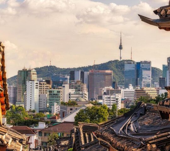 Old and new in the city of Seoul
