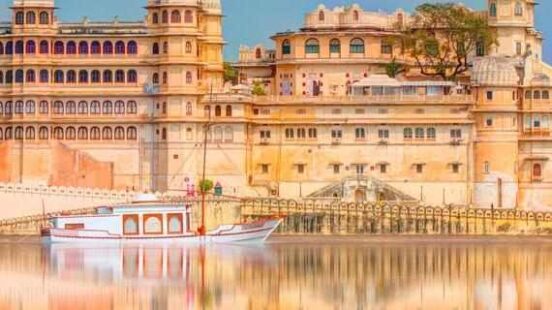 Udaipur City Palace from Lake Pichola. Udaipur, Rajasthan, India