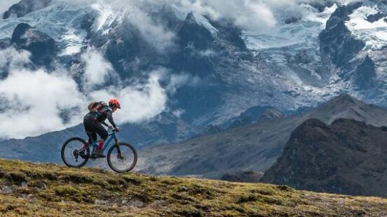 Mountain biking in the snowy mountains of the Sacred Valley