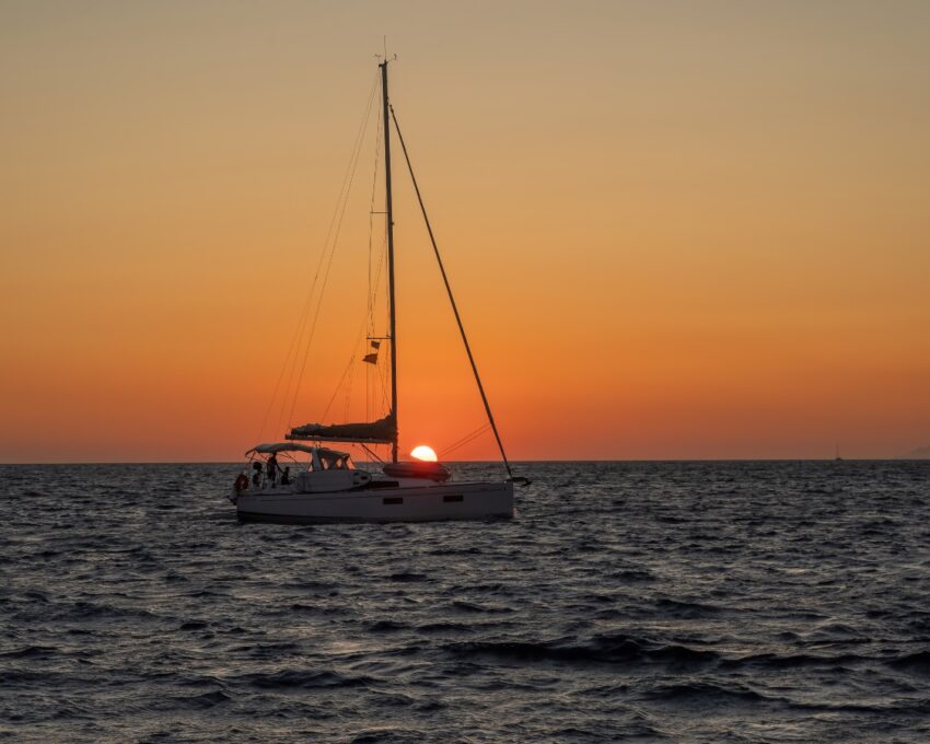 Private Santorini sunset yacht cruise