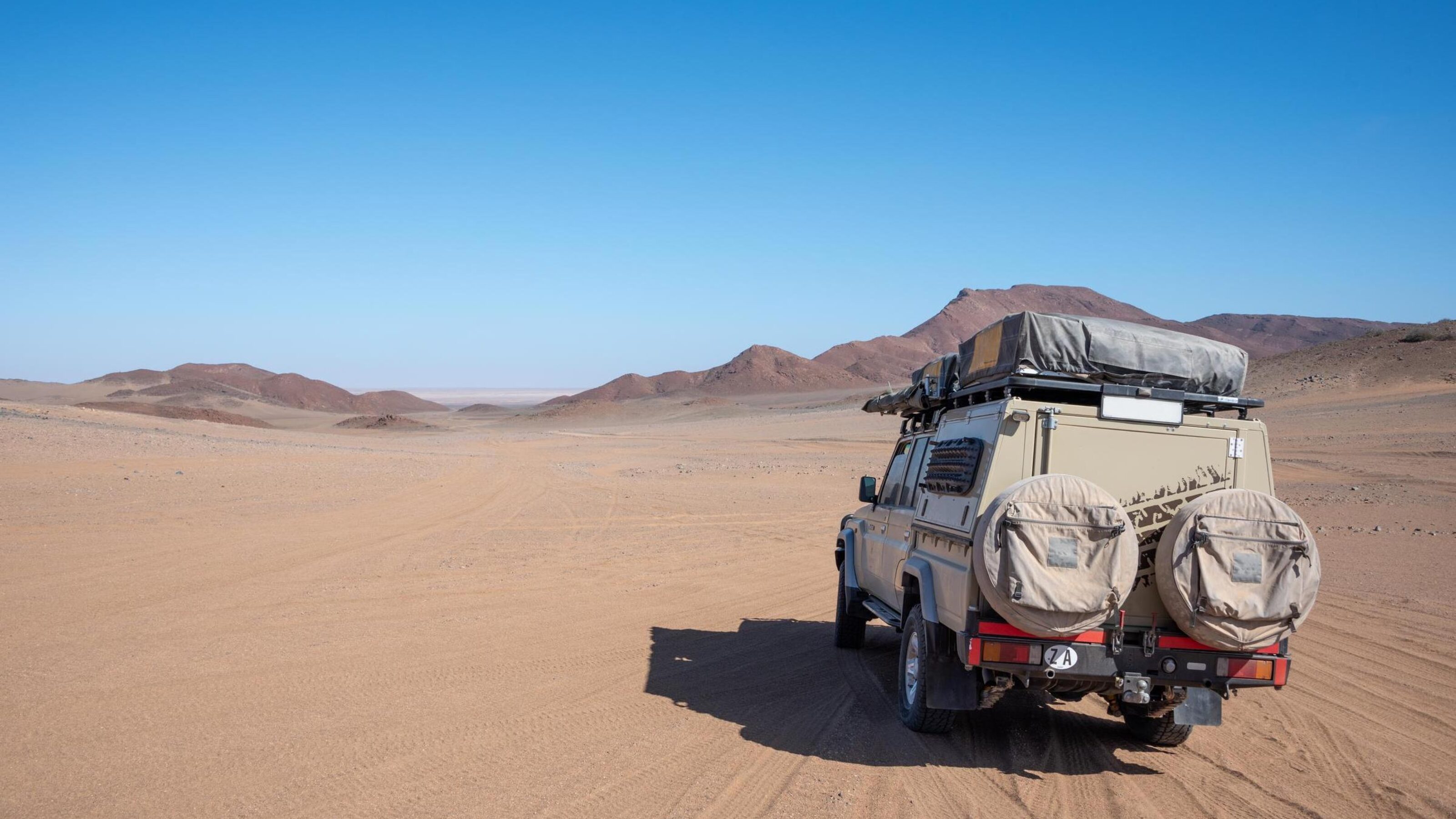 A guided driving tour of Namibia