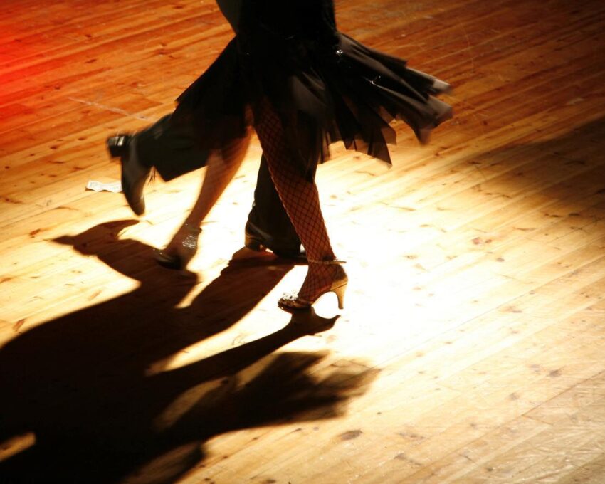 Watch a spellbinding tango show