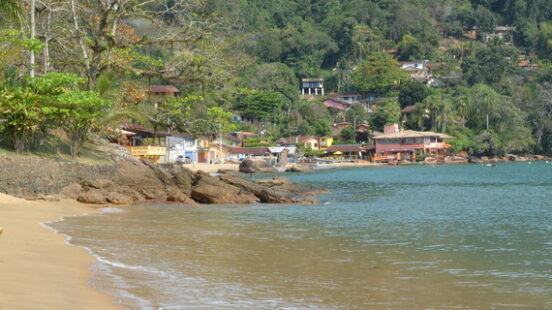 A small fishing town is set on the Costa Verde south of Rio