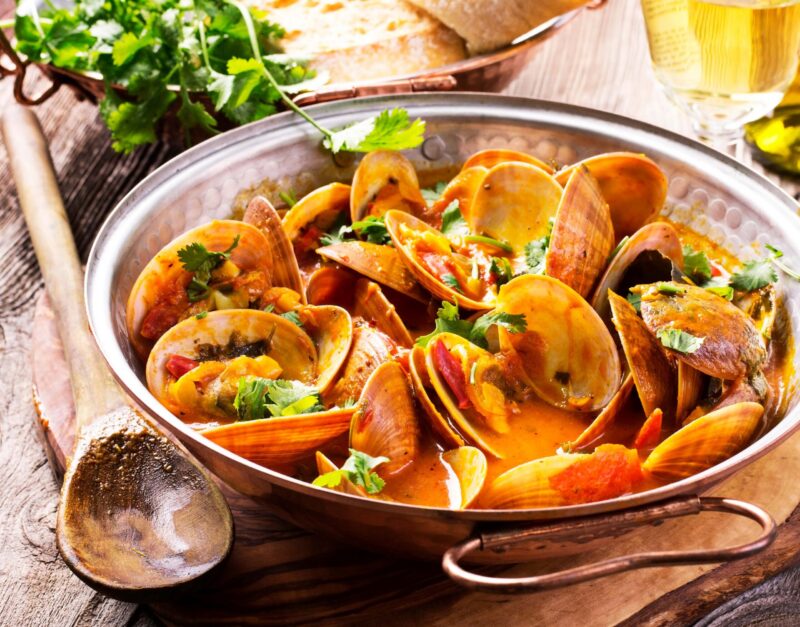 venus clams in tomato sauce