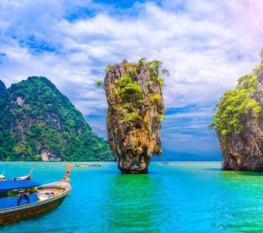 Admire the breathtaking landscapes of Phang Nga Bay