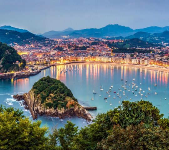 La Concha Bay is naturally sheltered from the open sea, creating calm waters for kayaking and sailing